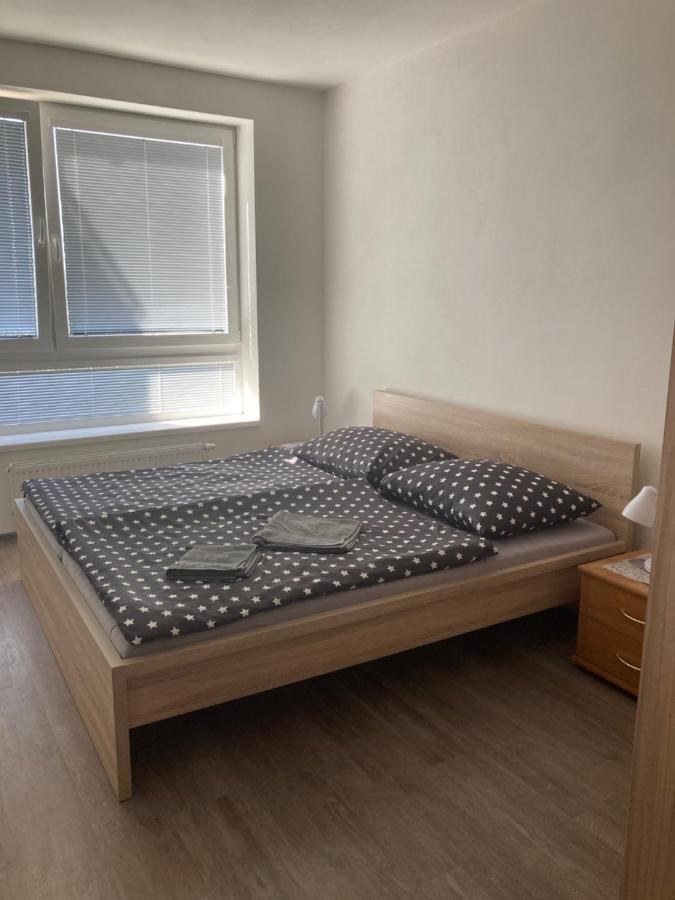 Apartman Edita - Byt S Terasou A Parkovacim Stanim, Topolova, Olomouc Leilighet Eksteriør bilde